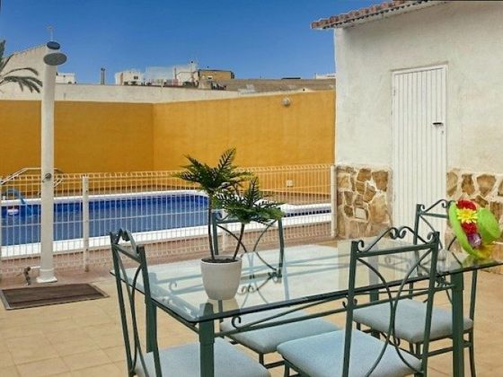 Foto 1 de Chalet en venta en Montesinos (Los) de 4 habitaciones con terraza y piscina