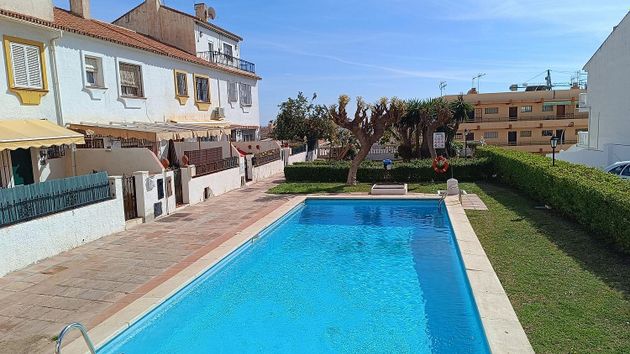 Foto 2 de Casa en venda a Montemar de 4 habitacions amb piscina i jardí