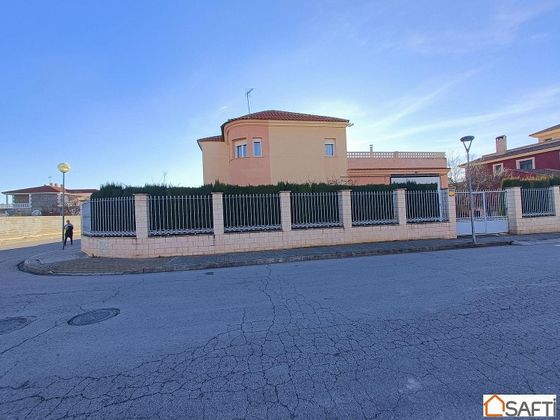 Foto 1 de Xalet en venda a Manzanares de 4 habitacions amb terrassa i piscina