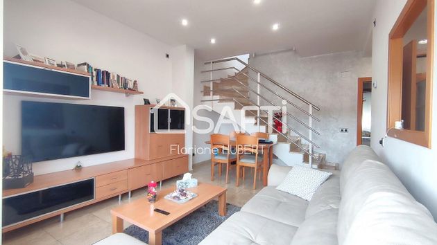 Foto 2 de Dúplex en venta en Pallejà de 3 habitaciones con terraza y aire acondicionado