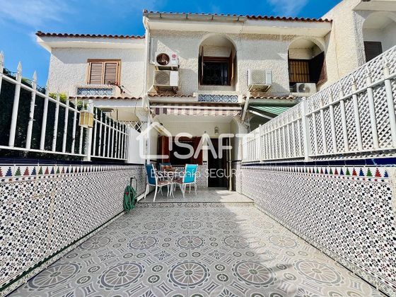 Foto 2 de Casa en venda a Santiago de la Ribera de 3 habitacions amb terrassa i jardí