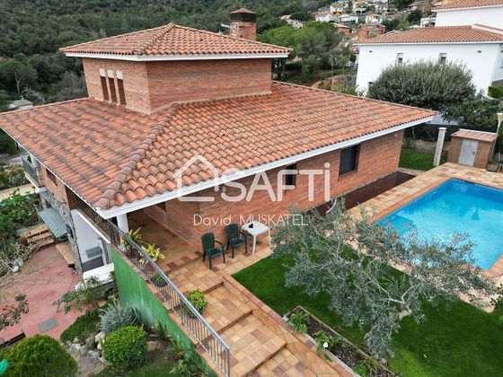 Foto 1 de Xalet en venda a Garriga, La de 5 habitacions amb terrassa i piscina