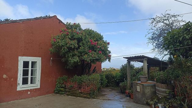 Foto 1 de Xalet en venda a Pobra do Caramiñal (A) de 3 habitacions amb jardí