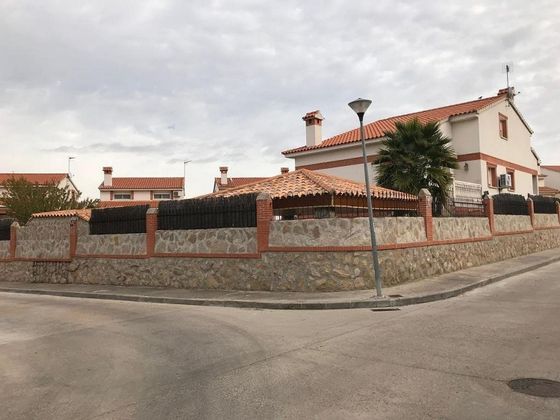 Foto 2 de Xalet en venda a Ventas de Retamosa (Las) de 4 habitacions amb piscina i garatge