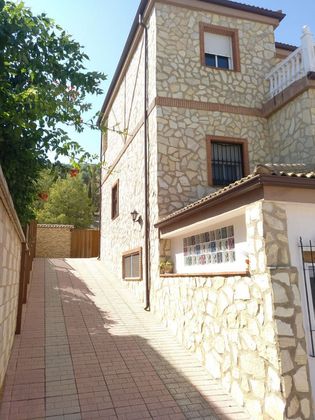 Foto 2 de Xalet en venda a Villares (Los) de 4 habitacions amb terrassa i piscina