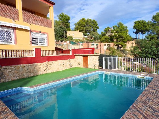 Foto 2 de Chalet en venta en Vespella de Gaià de 3 habitaciones con terraza y piscina