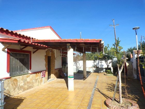 Foto 1 de Xalet en venda a La Muntanyeta - La Franquesa de 4 habitacions amb terrassa i jardí