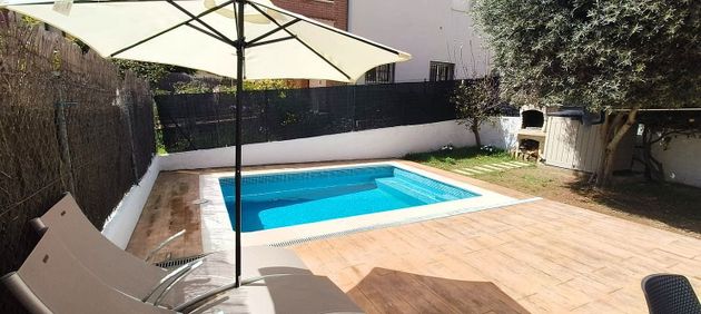 Foto 2 de Venta de casa en Segur de Calafell de 4 habitaciones con terraza y piscina