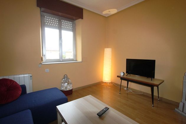Foto 1 de Piso en venta en Parroquias de Oviedo de 2 habitaciones con calefacción