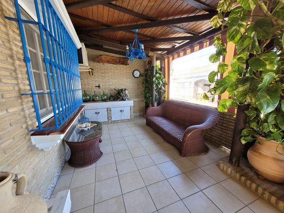 Foto 2 de Chalet en venta en Núcleo Urbano de 4 habitaciones con terraza y piscina
