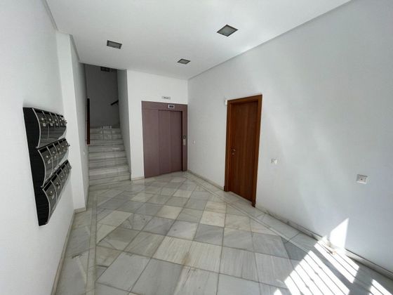 Foto 2 de Pis en venda a Núcleo Urbano de 3 habitacions amb terrassa i garatge