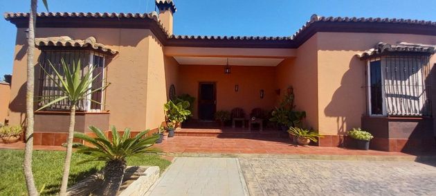 Foto 1 de Xalet en venda a Las Lagunas - Campano de 3 habitacions amb terrassa i garatge