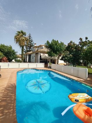 Foto 1 de Xalet en venda a Núcleo Urbano de 4 habitacions amb terrassa i piscina