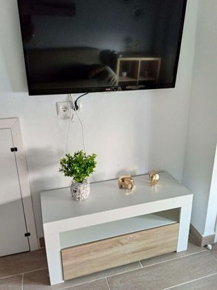 Foto 2 de Piso en alquiler en Sancti Petri - La Barrosa de 1 habitación con muebles y aire acondicionado