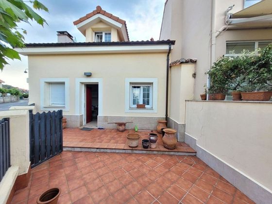 Foto 1 de Casa adossada en venda a Castrillón de 2 habitacions amb terrassa i calefacció