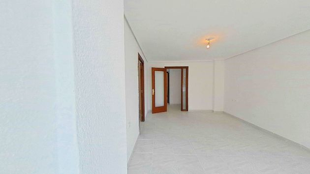 Foto 2 de Alquiler de piso en Avenida de la Paz de 3 habitaciones y 85 m²