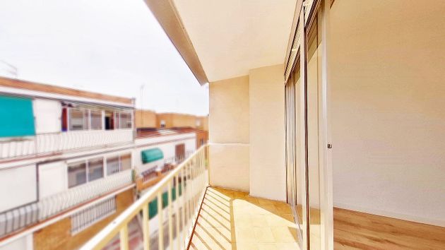 Foto 2 de Pis en lloguer a Calle Pinto-San Roque de 2 habitacions amb terrassa