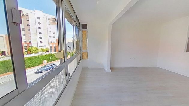 Foto 2 de Alquiler de piso en El Plantinar - Felipe II - Tiro de Línea de 3 habitaciones y 63 m²
