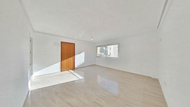 Foto 1 de Alquiler de piso en Campoamor de 3 habitaciones con ascensor