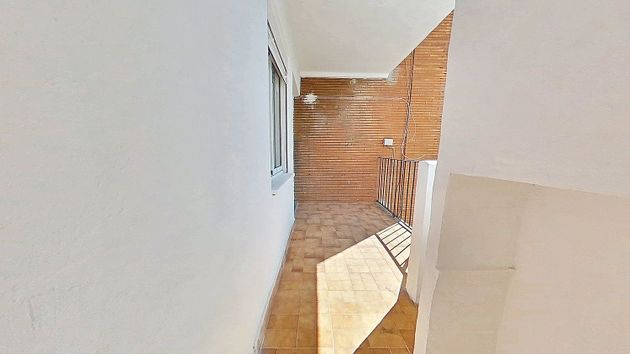 Foto 2 de Piso en alquiler en Aiora de 3 habitaciones con muebles y balcón