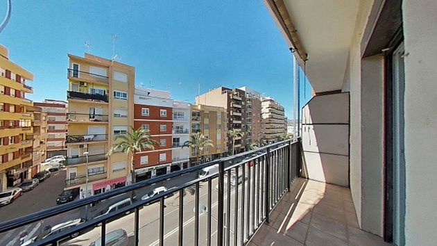 Foto 2 de Pis en lloguer a Nuevo Centro de 4 habitacions amb terrassa i mobles