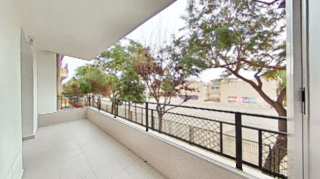 Foto 2 de Alquiler de piso en Alfafar de 4 habitaciones con balcón y ascensor