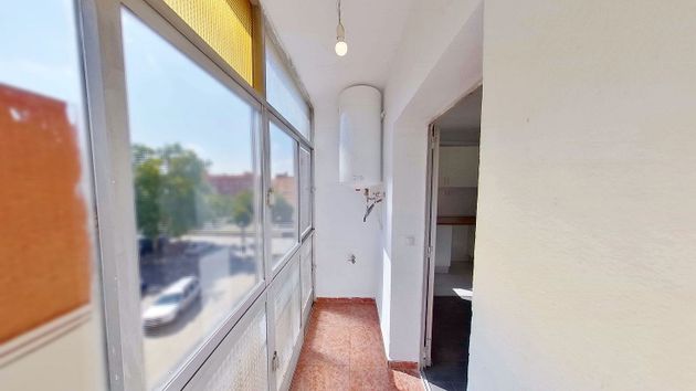 Foto 2 de Piso en alquiler en Portazgo de 3 habitaciones y 54 m²