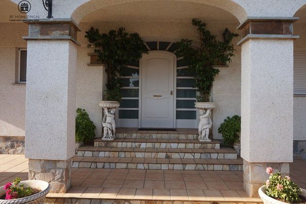 Foto 1 de Casa en venda a Santa Oliva de 5 habitacions amb terrassa i piscina