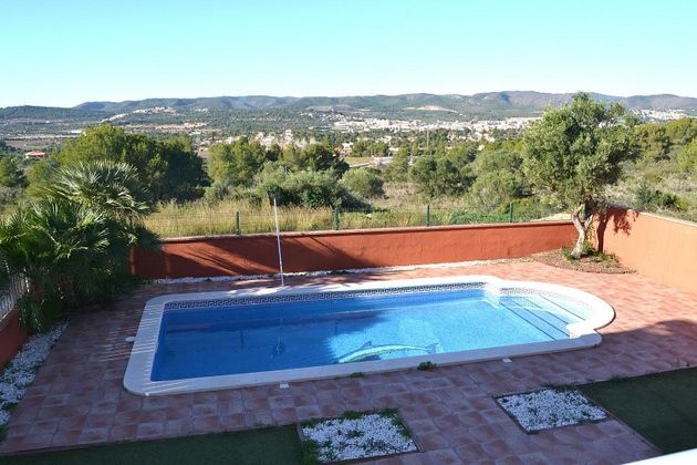 Foto 2 de Venta de chalet en La Muntanyeta - La Franquesa de 4 habitaciones con terraza y piscina