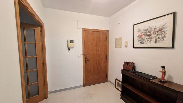 Foto 2 de Alquiler de piso en Sant Esteve Sesrovires de 4 habitaciones con terraza y garaje