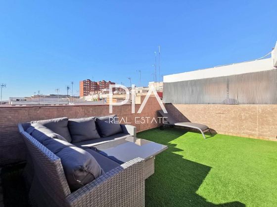 Foto 1 de Dúplex en venta en Artigas - Llefià de 4 habitaciones con terraza y balcón