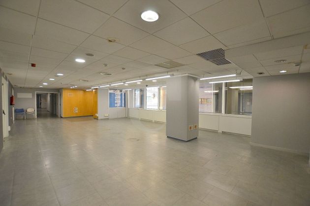 Foto 1 de Alquiler de oficina en Mestalla de 1051 m²