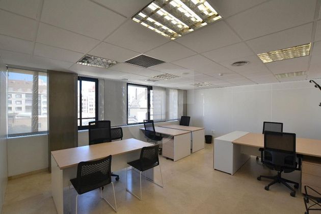 Foto 2 de Oficina en venda a La Roqueta de 600 m²