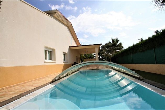 Foto 2 de Casa en venda a Mont-Roig de 5 habitacions amb piscina i garatge