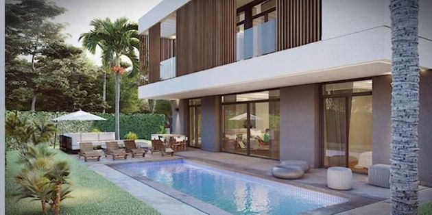 Foto 1 de Casa en venda a Ardiaca - La Llosa de 5 habitacions amb piscina