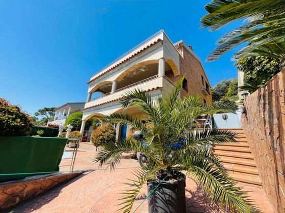 Foto 2 de Xalet en venda a Mas Mora - Sant Daniel de 6 habitacions amb terrassa i piscina