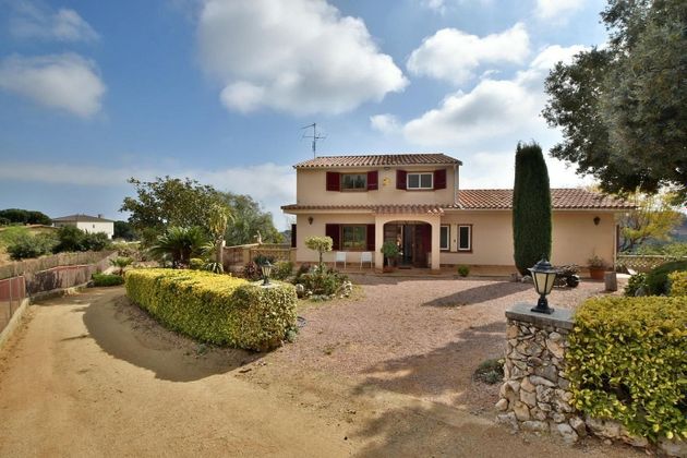 Foto 1 de Xalet en venda a Sant Cebrià de Vallalta de 3 habitacions amb terrassa i piscina