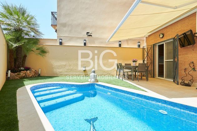 Foto 1 de Casa adossada en venda a La Llàntia de 4 habitacions amb terrassa i piscina