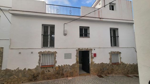 Foto 2 de Casa en venta en Alcalá de los Gazules de 4 habitaciones con terraza