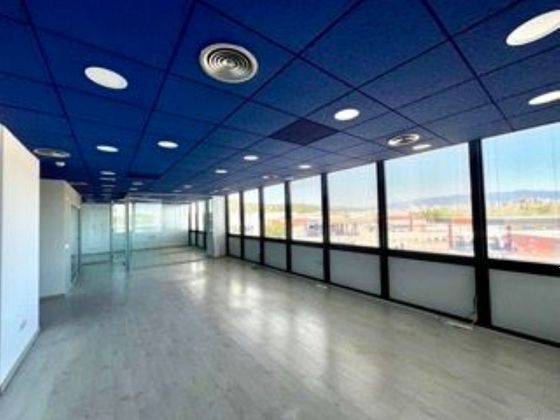 Foto 1 de Alquiler de oficina en avenida Sant Julia con aire acondicionado y calefacción