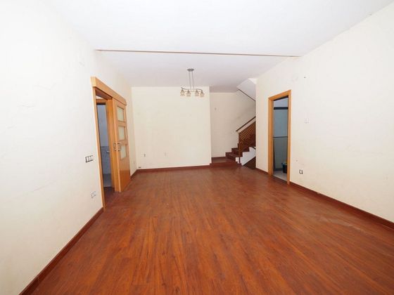 Foto 1 de Chalet en venta en Cervelló de 3 habitaciones con terraza y garaje