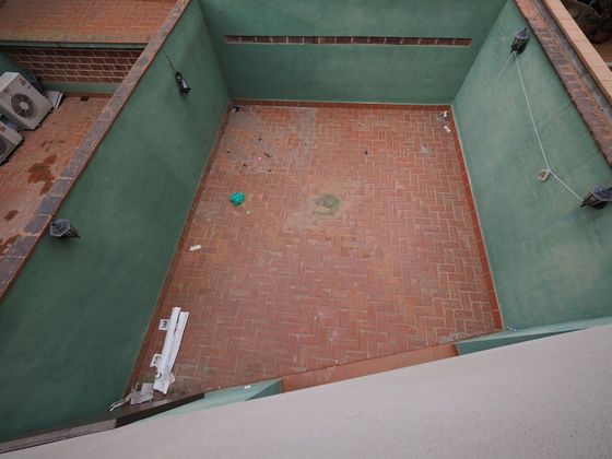 Foto 1 de Piso en venta en Creu de Barberà de 2 habitaciones con terraza y aire acondicionado