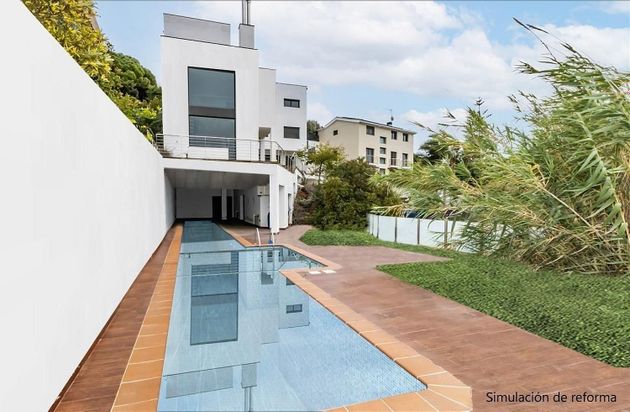 Foto 1 de Chalet en venta en Calella de 6 habitaciones con terraza y piscina