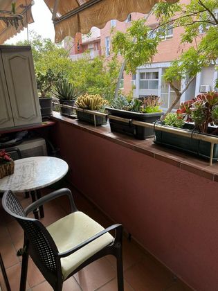 Foto 1 de Piso en venta en Segle XX de 4 habitaciones con balcón y aire acondicionado