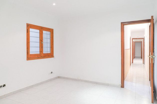 Foto 1 de Piso en venta en El Turó de la Peira de 3 habitaciones con piscina y ascensor