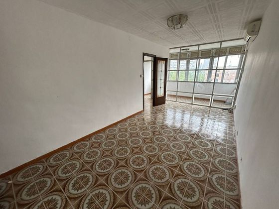 Foto 2 de Pis en venda a El Besós i el Maresme de 2 habitacions amb balcó i aire acondicionat
