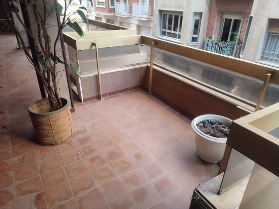 Foto 1 de Piso en venta en Centre - Tortosa de 4 habitaciones con terraza y garaje