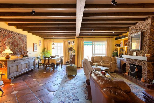 Foto 2 de Casa adossada en venda a Benahavís de 3 habitacions amb terrassa i aire acondicionat