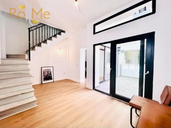 Foto 2 de Casa en venda a Nervión de 3 habitacions amb terrassa i balcó
