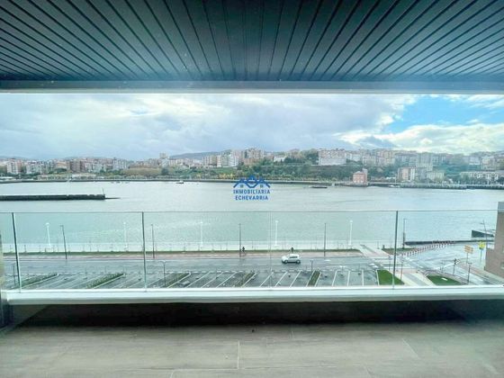 Foto 1 de Pis en venda a Muelle de las Arenas de 2 habitacions amb terrassa i piscina